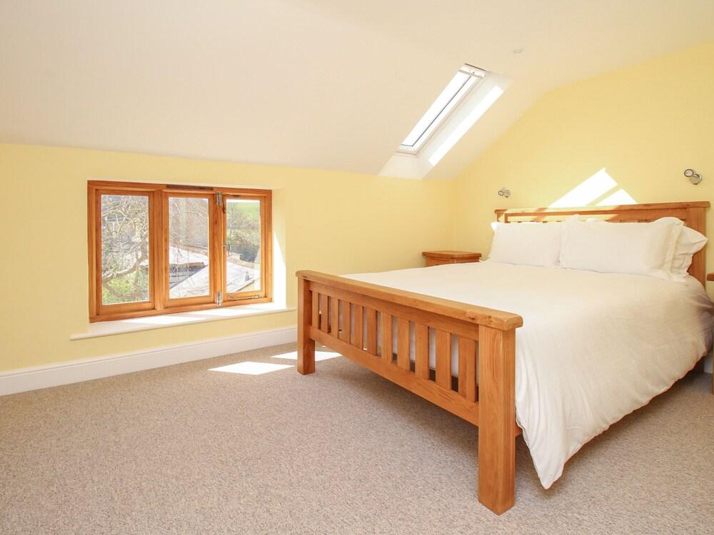 The Stables, Burton Bradstock