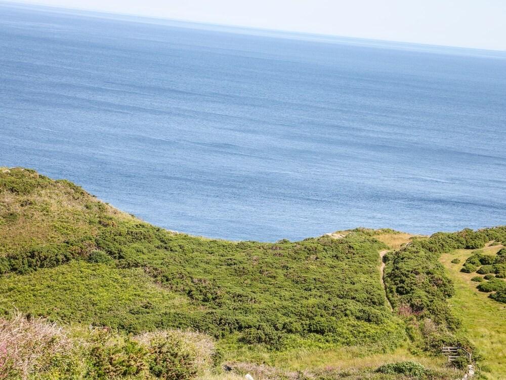 4 Trerammet Crescent