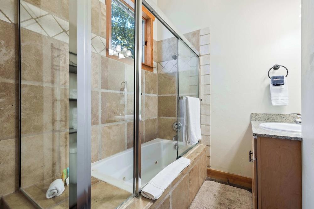 Lazy Bear Log Cabin Canyons Park