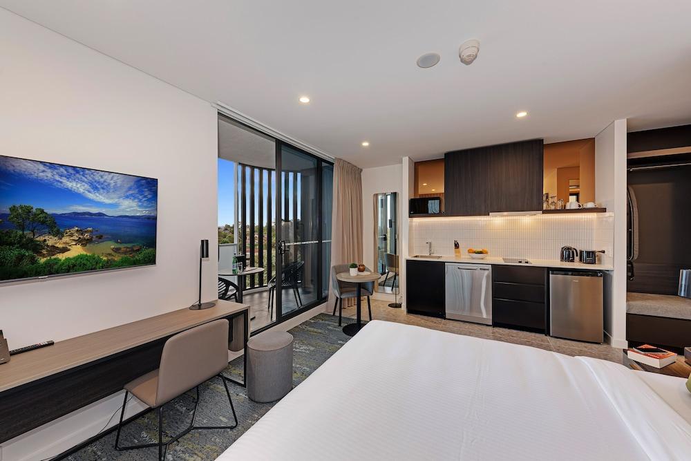 Littomore Suites Kingswood