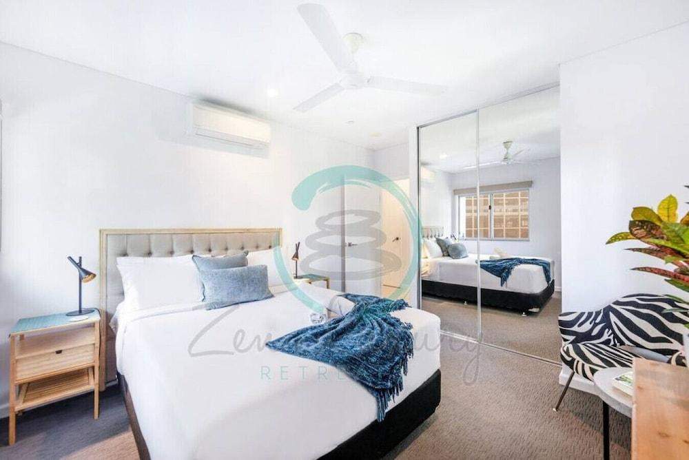 Signatures on Woods -Sky Tower