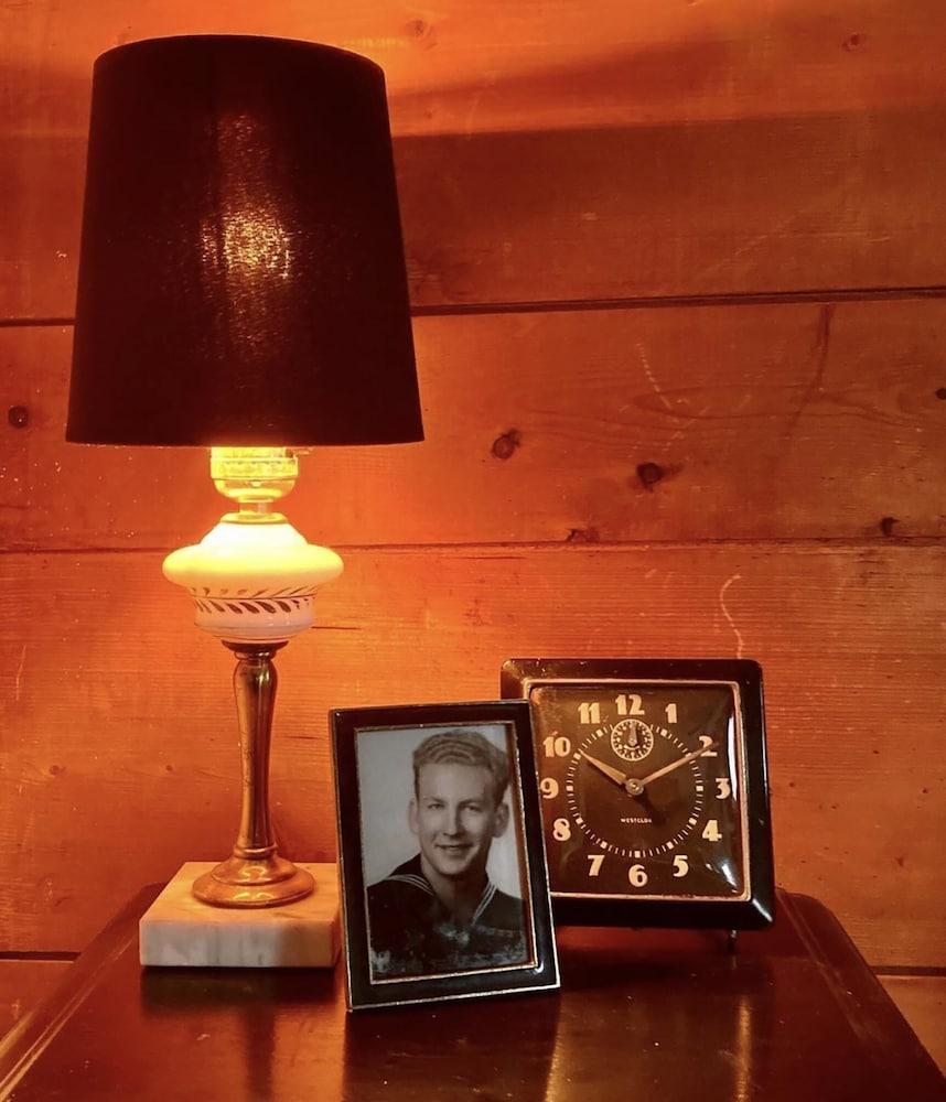 Crew's Quarters Boarding House Caters to Men