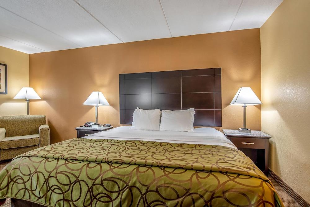 Quality Inn Tully I-81