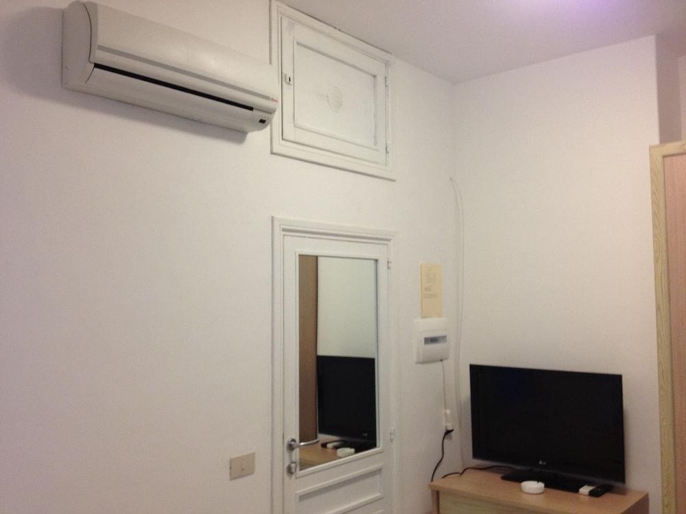 Guest House La Piazzetta