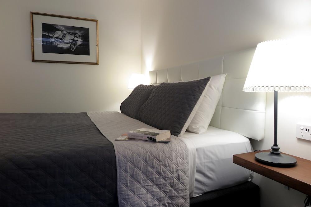 Summerhill Motor Inn