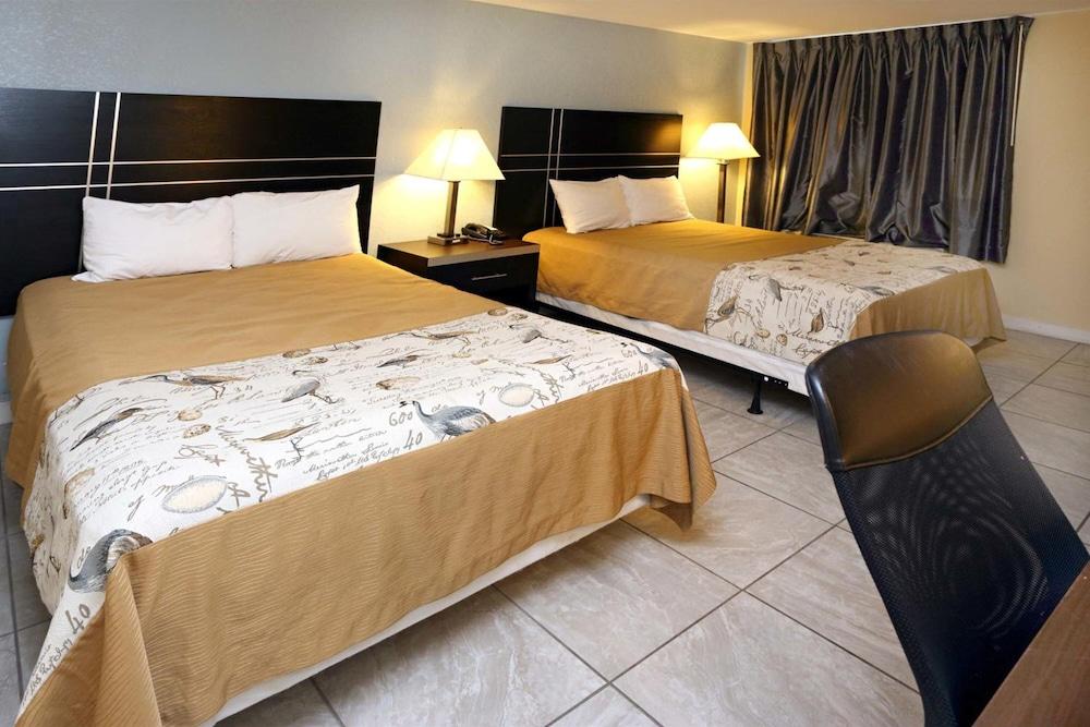 Blue Marlin Inn & Suites