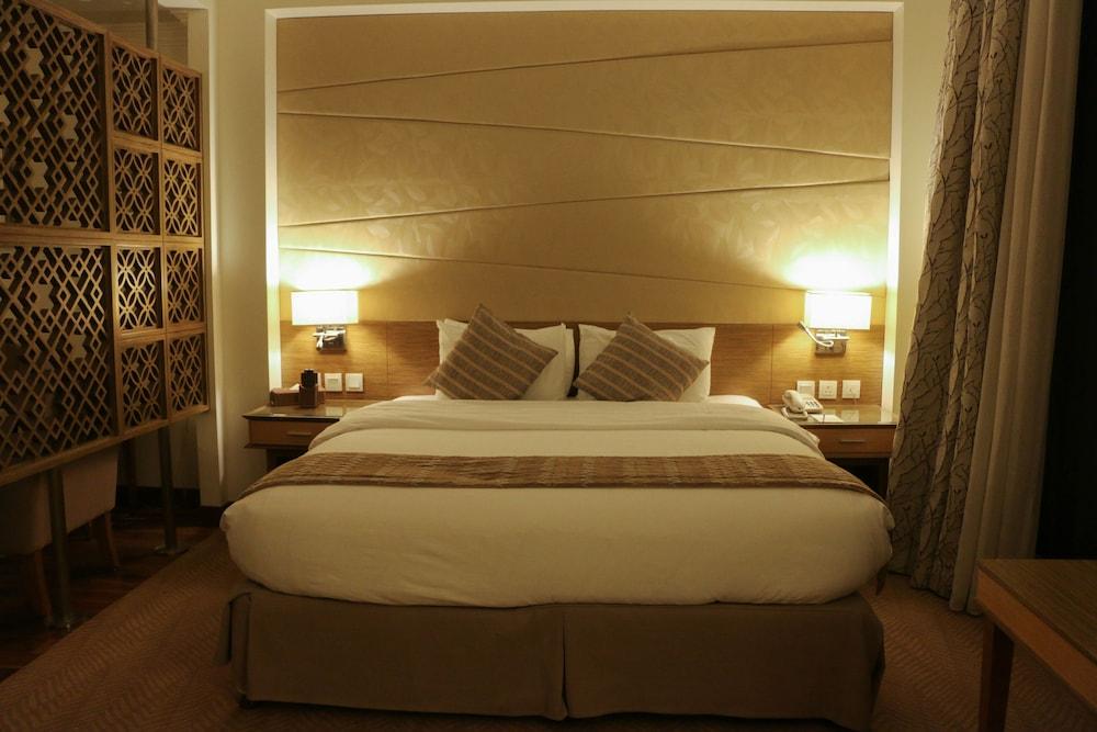 Golden Tulip Dammam Corniche Hotel