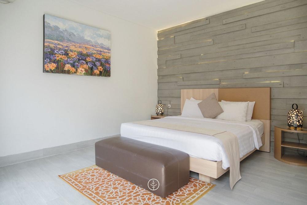 Kirei Mountain View 7BR Villa with a Private Pool