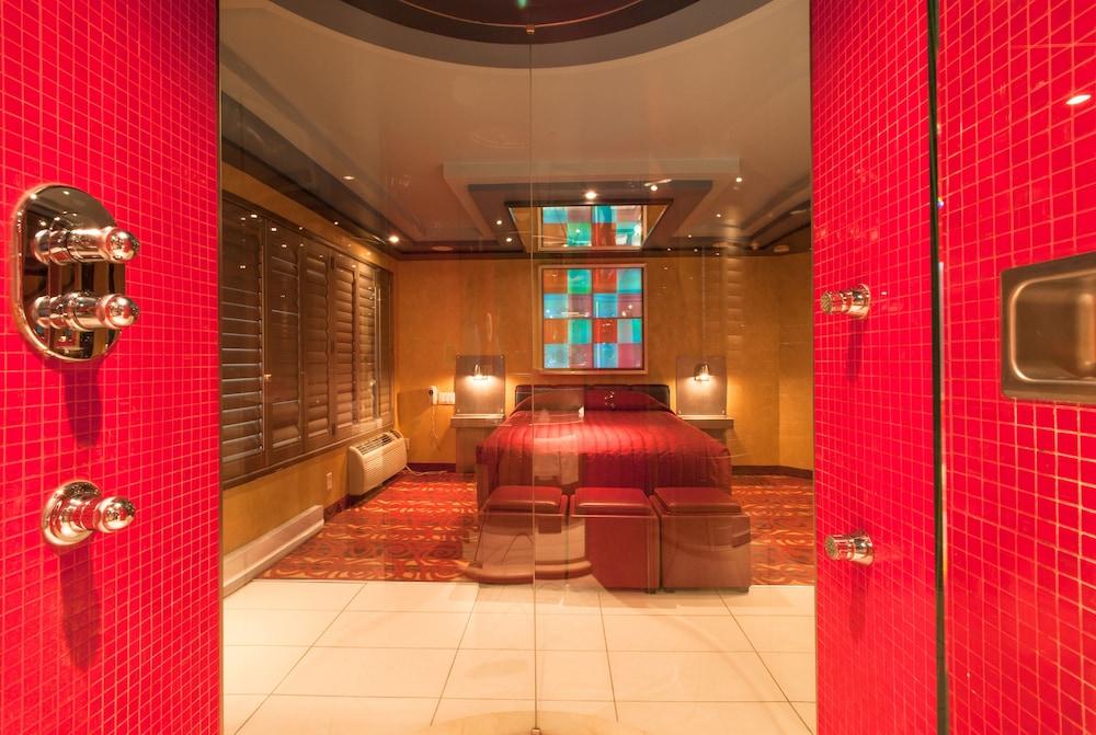 Le Chabrol Hotel & Suites