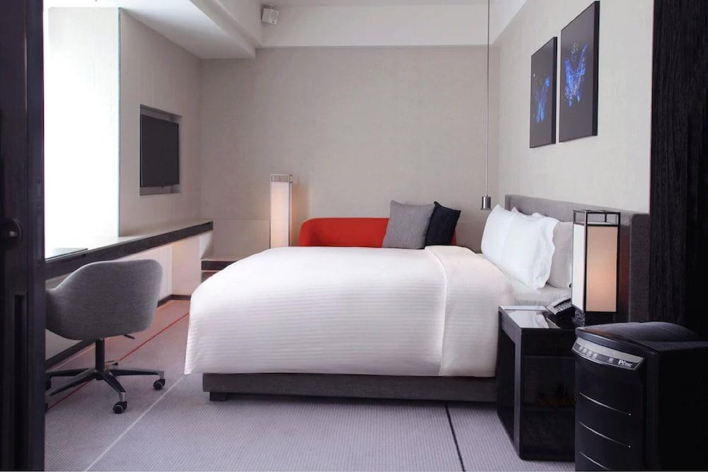 Humble House Hotel Taipei, Curio Collection by Hilton