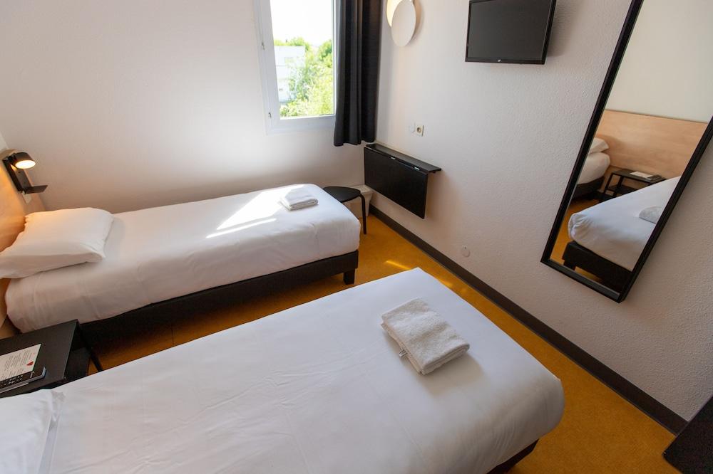 Hôtel Face West Le Pontet