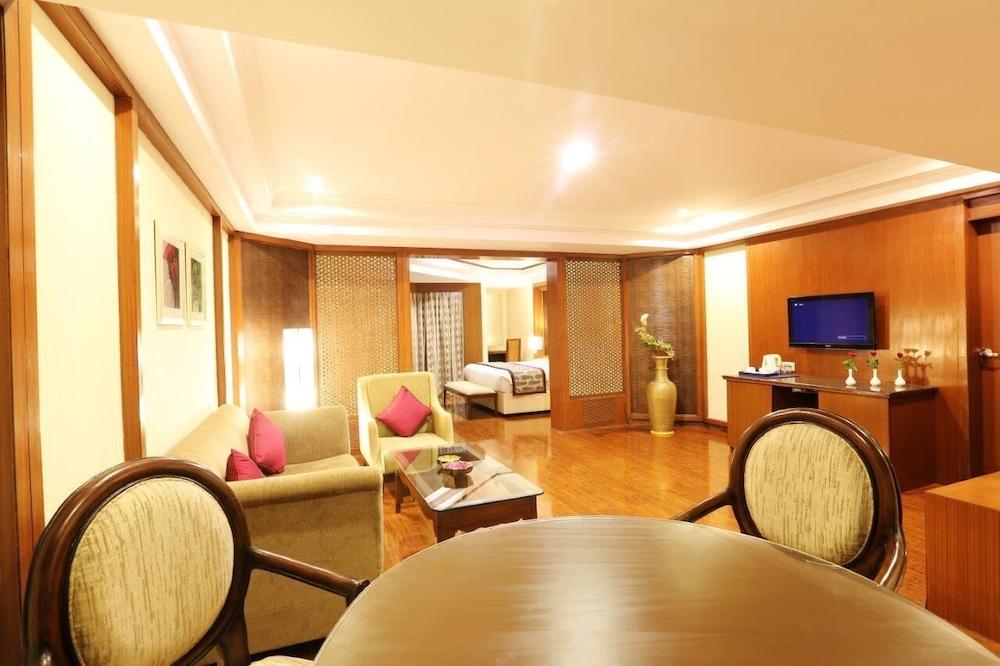 Golden Tulip Jaipur City Center