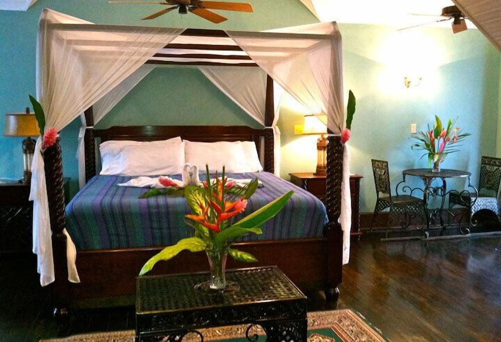 Mahogany Hall Boutique Resort