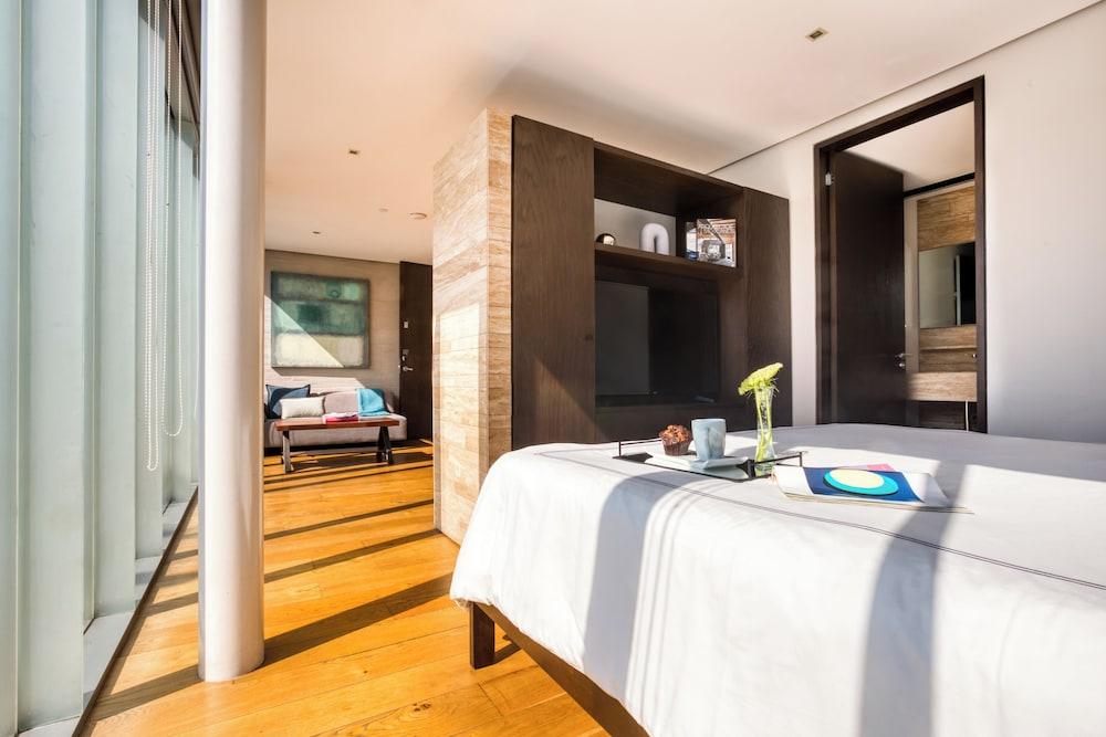 AR 218 Hotel by ULIV