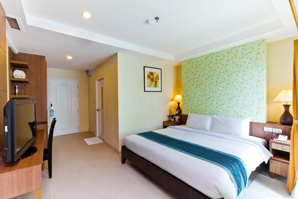 Sunday Platinum Suites