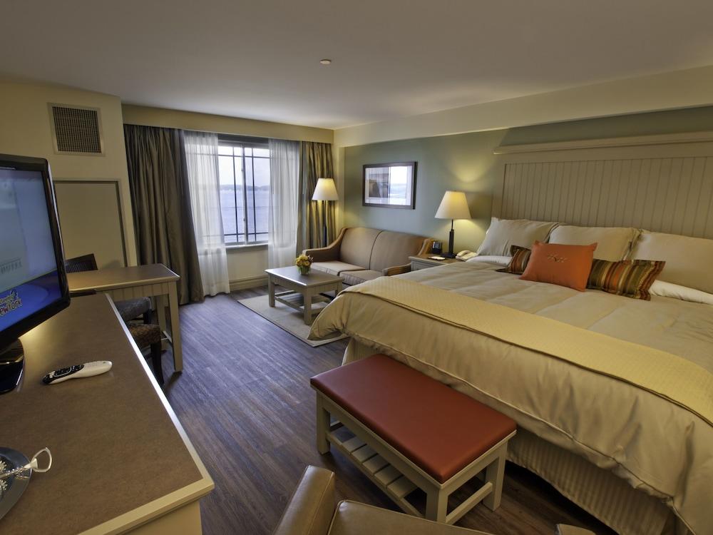 1000 Islands Harbor Hotel