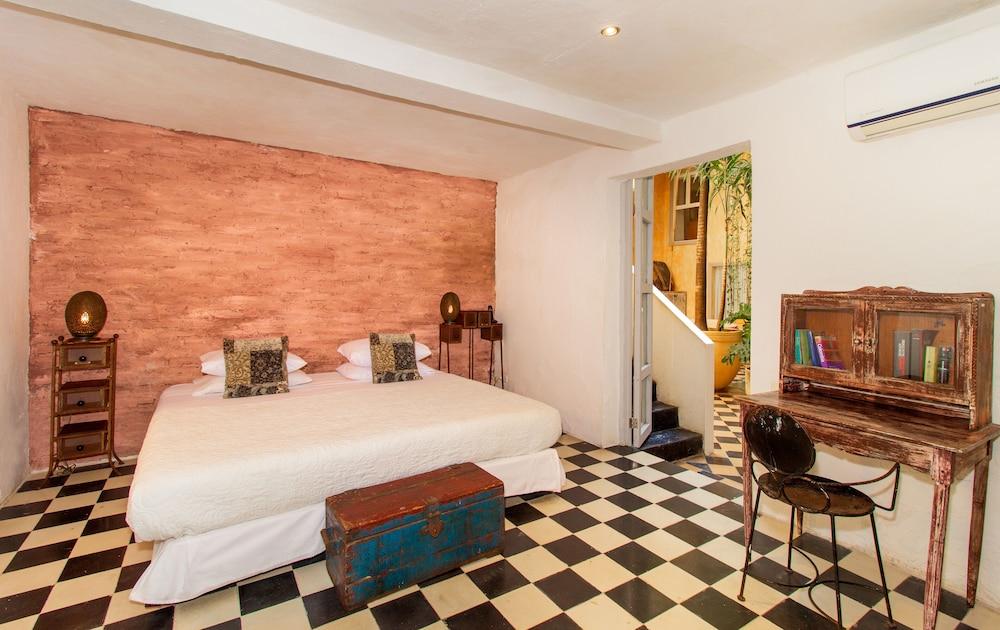 La Passion by Masaya Collection