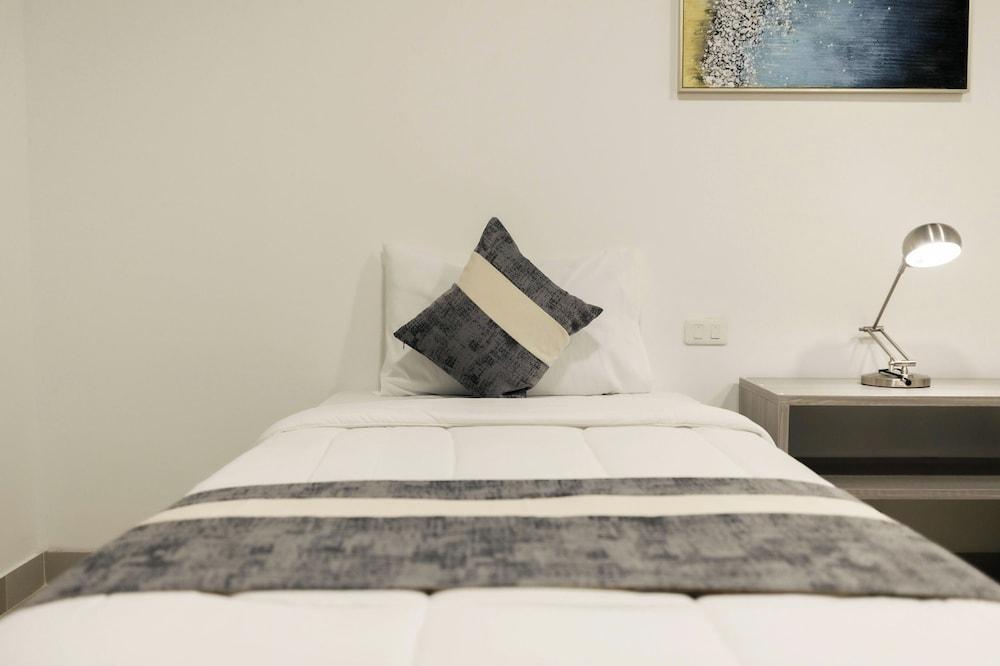 UTD 8 Hotel & Residence