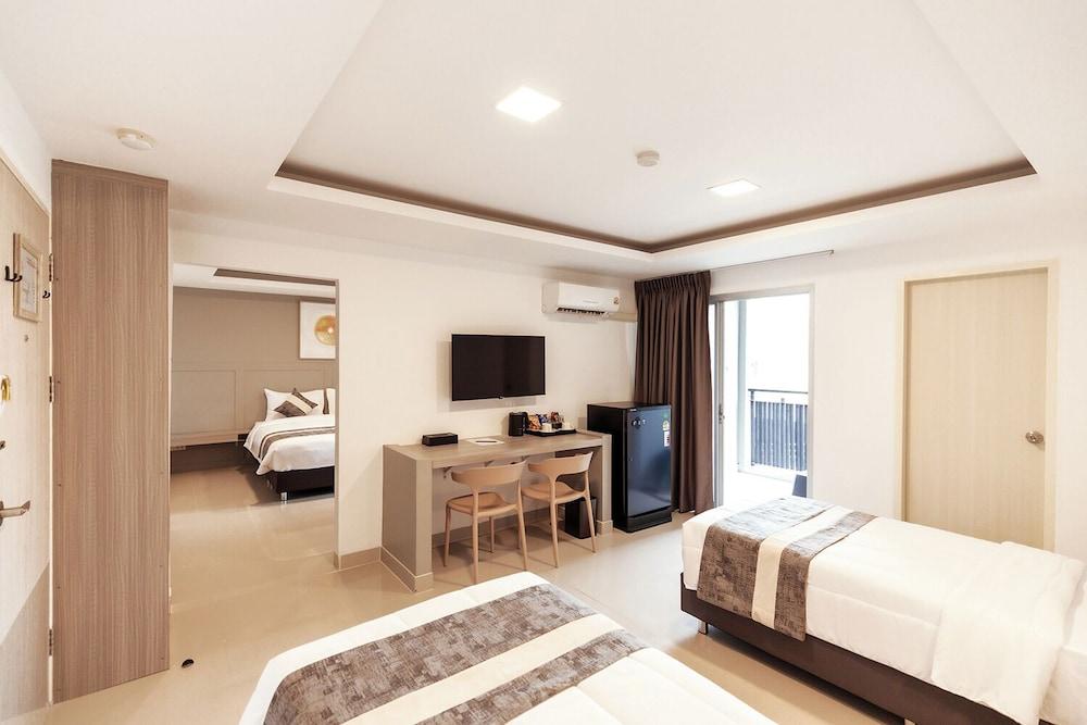 UTD 8 Hotel & Residence