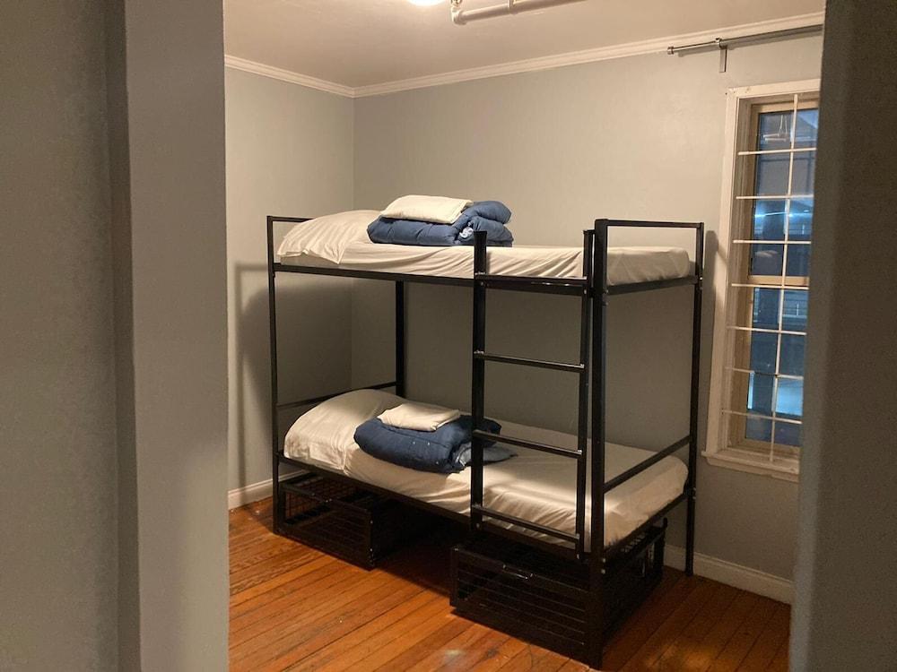 Cambie Downtown Hostel