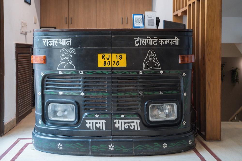 Ahuja Residency, Dlf Phase II