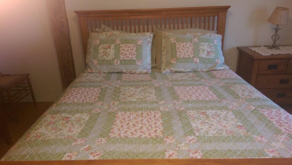 Locust Tree Bed and Breakfast LLC