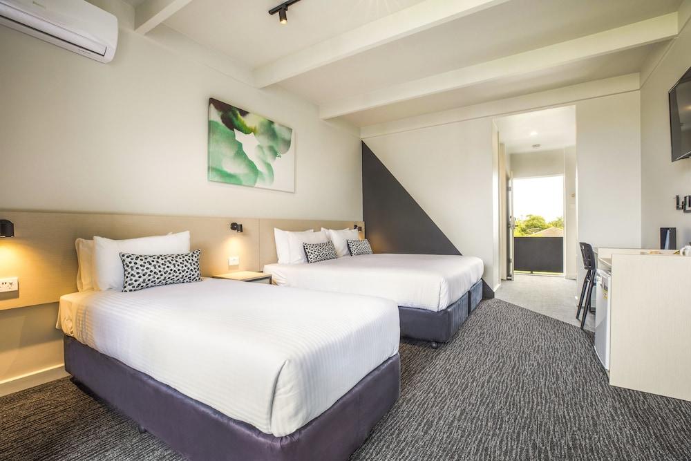 Nightcap at Seaford Hotel