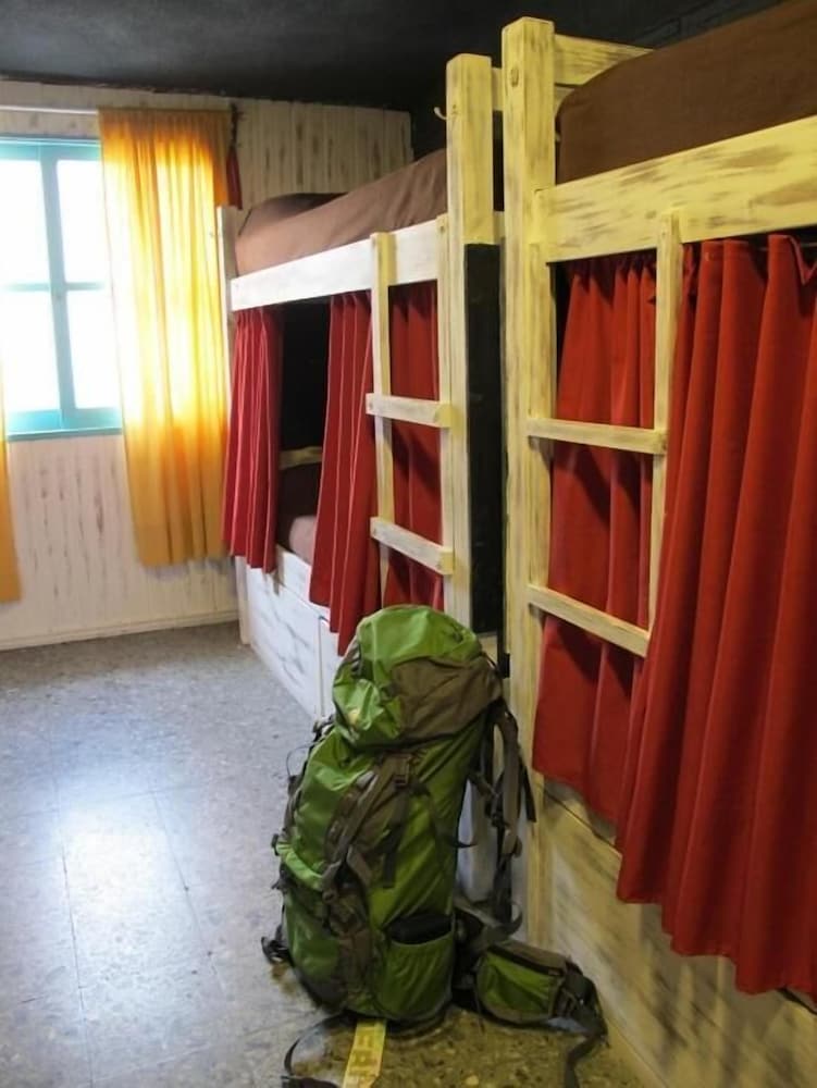 Pastora Suites & Hostel