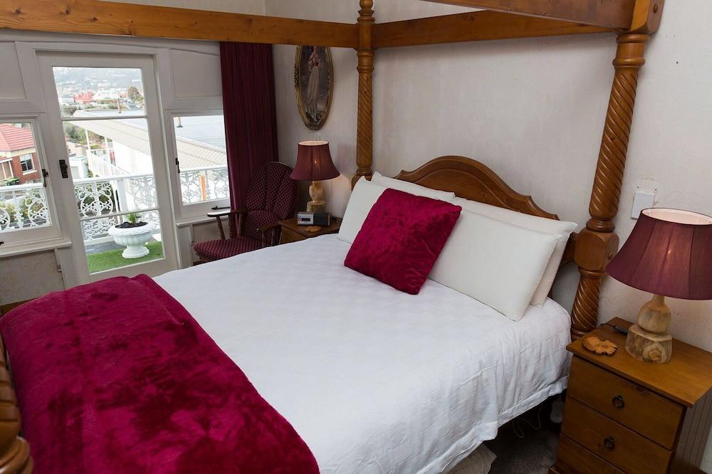 Motel Mayfair on Cavell