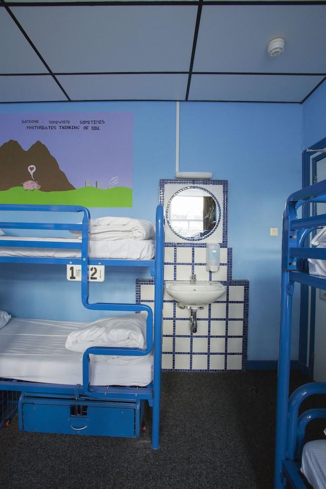 The Flying Pig Uptown Hostel