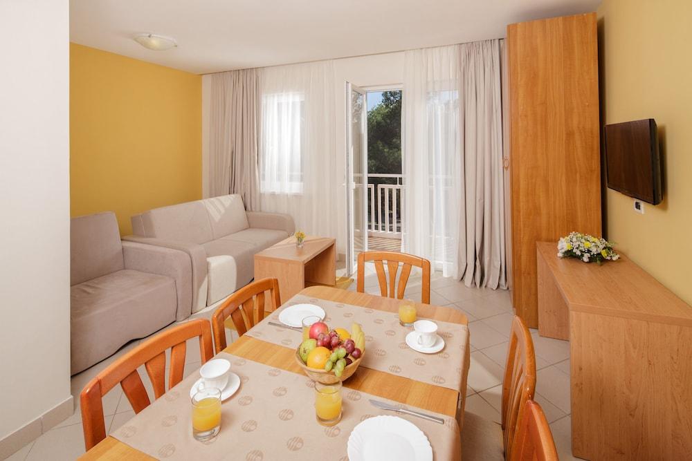 Apartments Katoro Plava Laguna