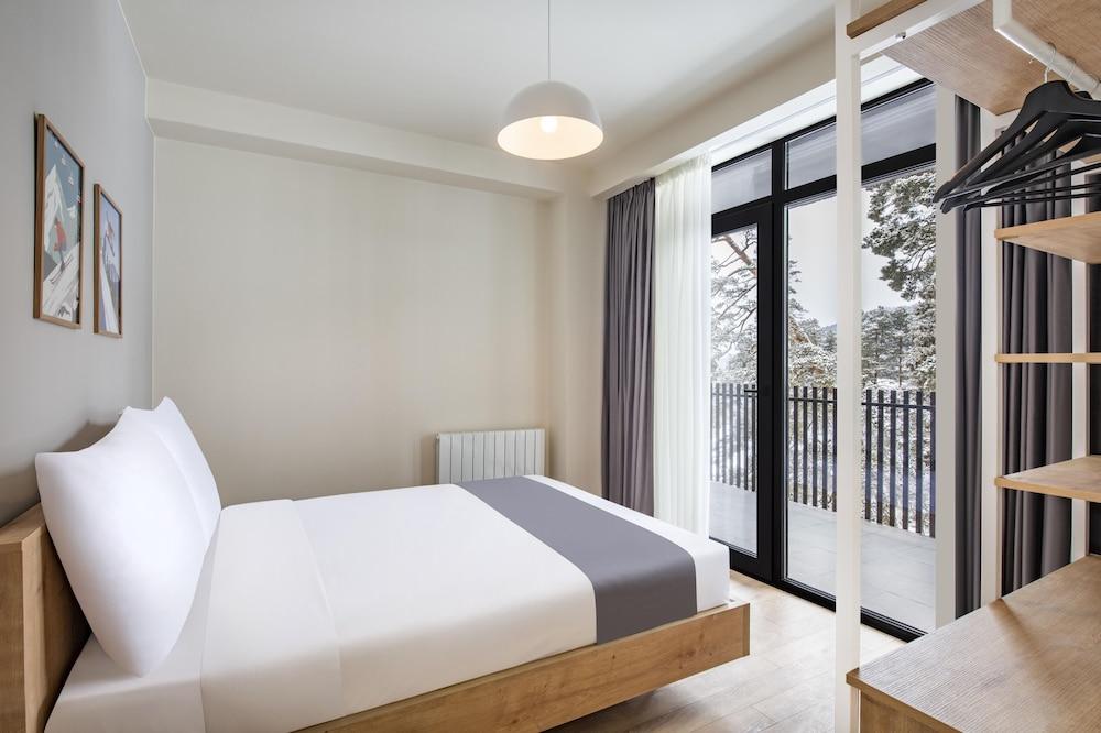 Dialog Kokhta Aparts