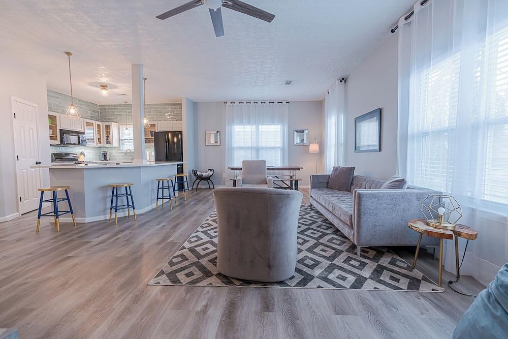 The Blue Flamingo by Ryson Vacation Rentals