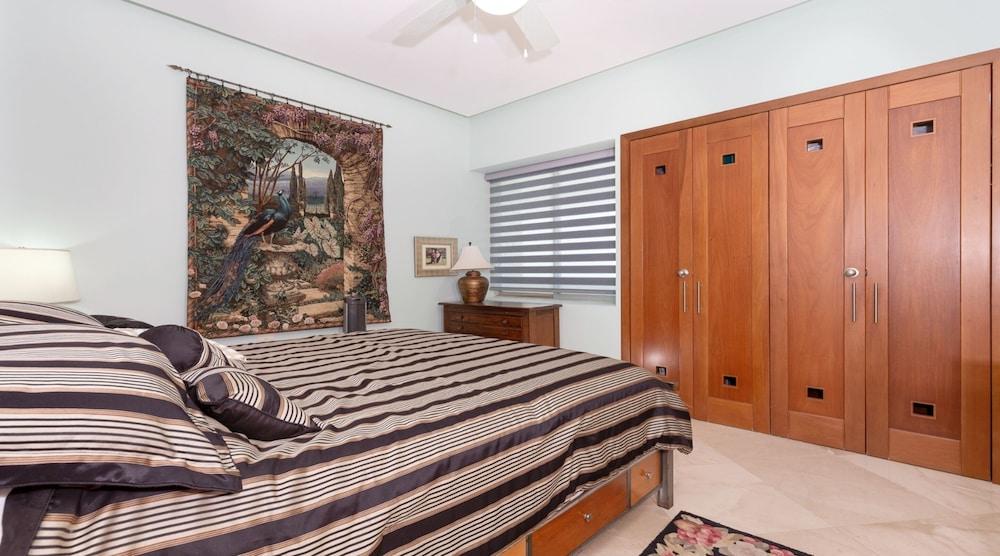 Luna Blanca 702 by Kivoya