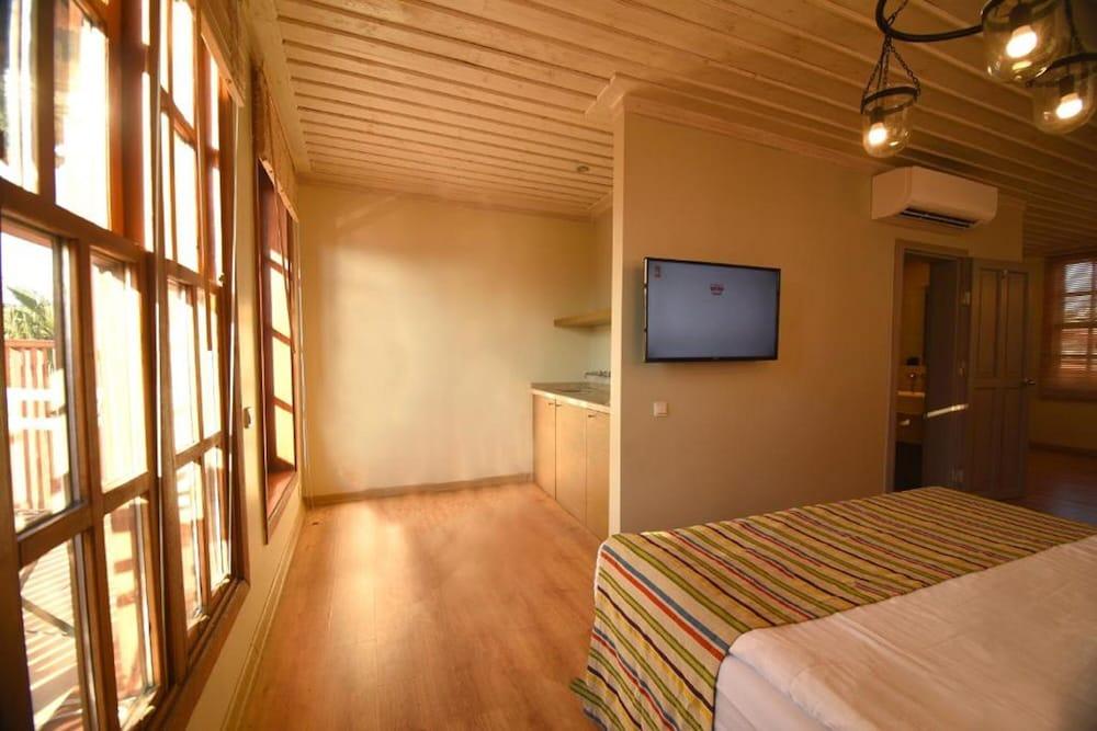 Alp Pasa Gazetta - Special Class