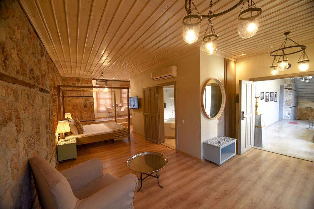 Alp Pasa Gazetta - Special Class