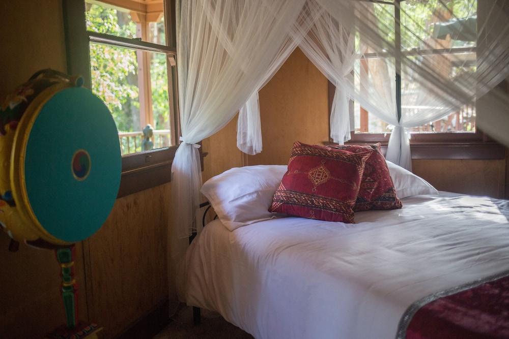 Quiet Mind Lodge Retreat & Spa  Sequoias