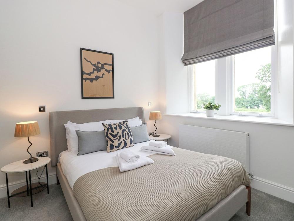 The Elizabeth Suite Stone Cross Mansion