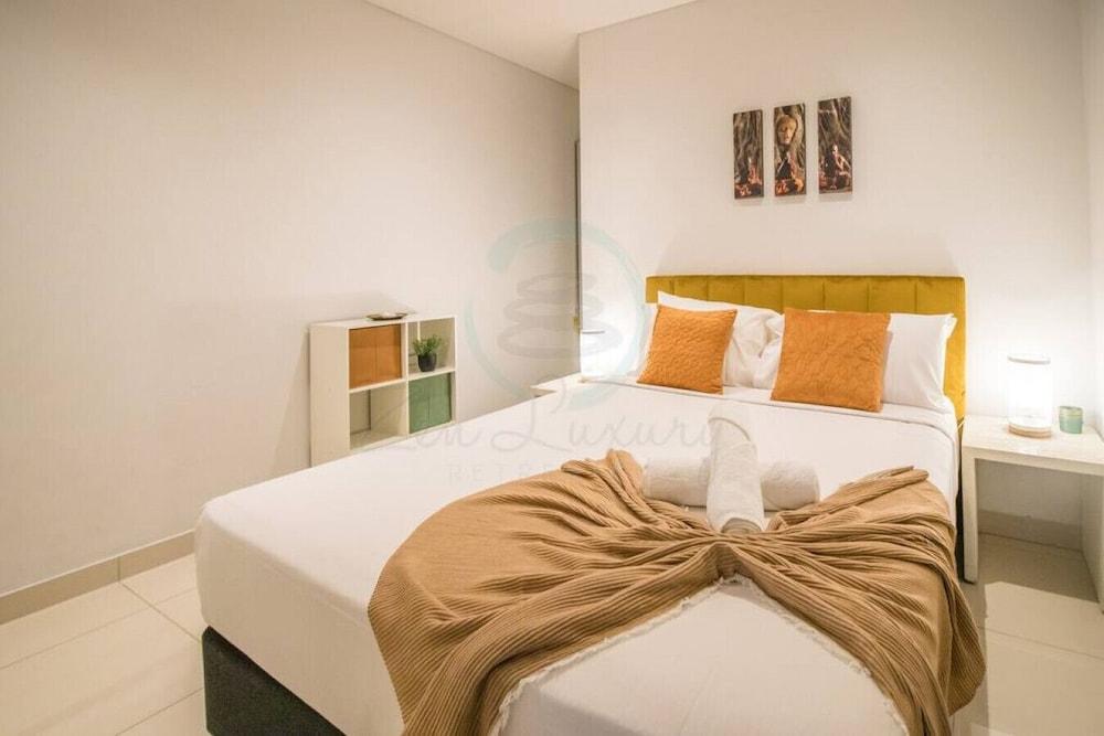 Signatures on Cavenagh