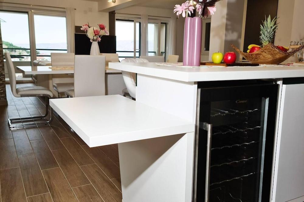 Villa Relax, Amazing View and 2 Pools