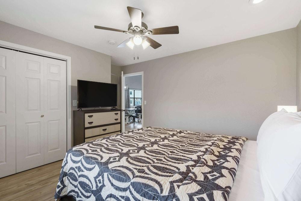 Highland Hideaway - Branson - Local Attractions, On-site Amenities & More!