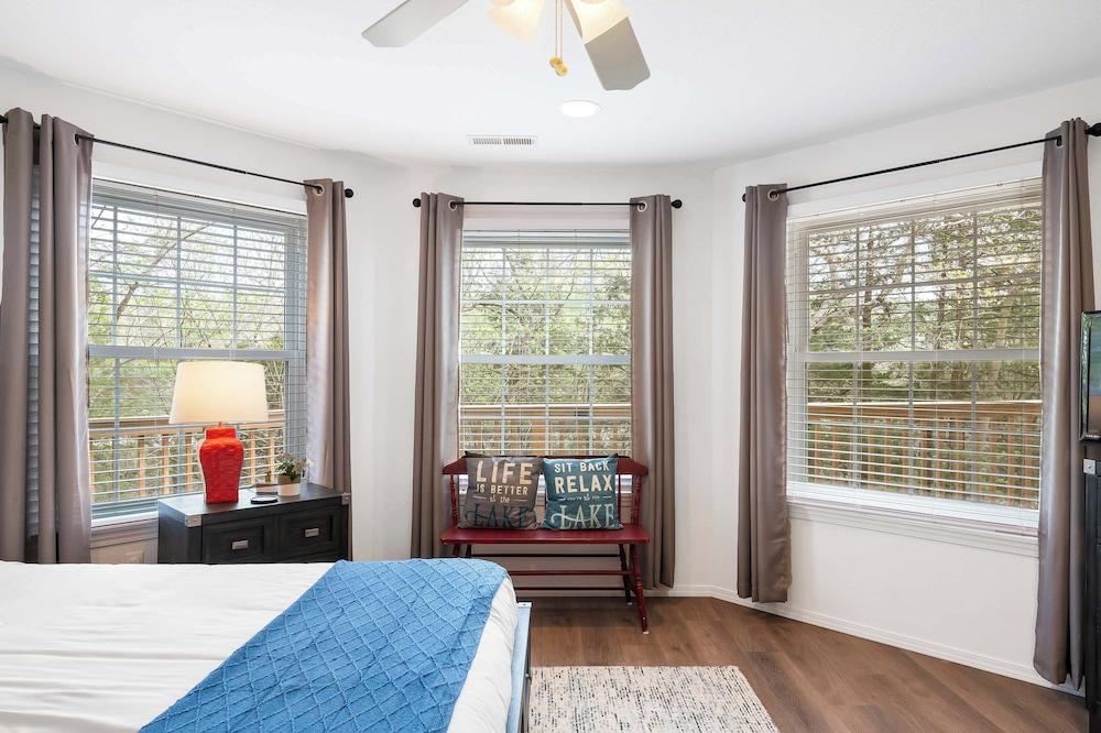 Boatin & Floatin on Table Rock Lake in the Ozarks!