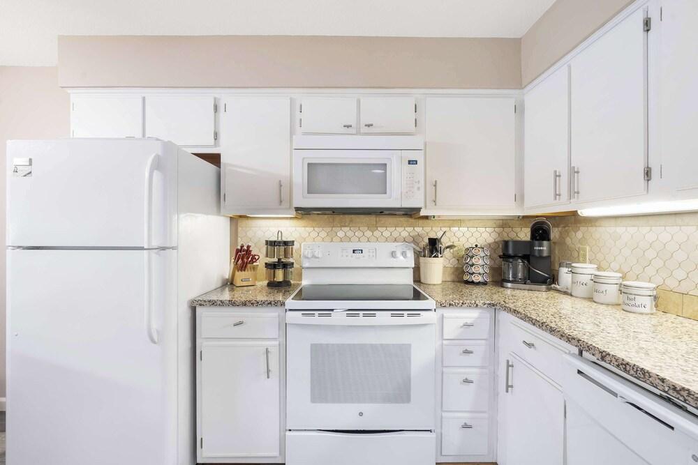 An Un-fore-gettable Time - Shared Pool & Near Lake