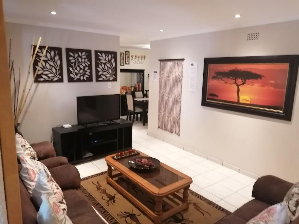 Inviting 3-bed House in Kempton Park