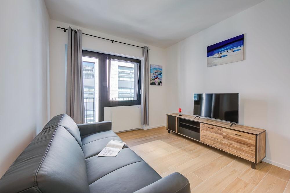 Boutique Apartment 8