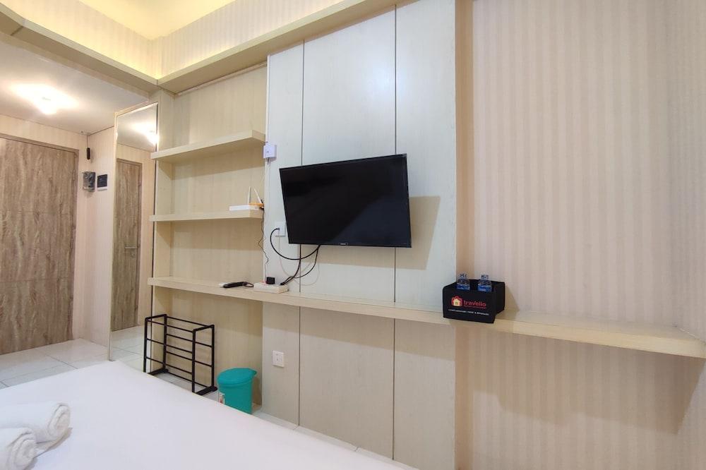 Comfort Studio At Candiland Apartment