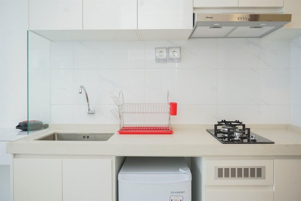 Modern Studio With Cozy Style At Sky House Bsd Apartment