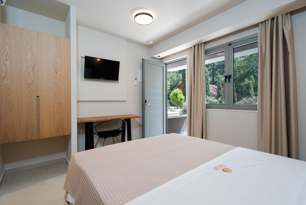 Funtuki Seaside Apartments