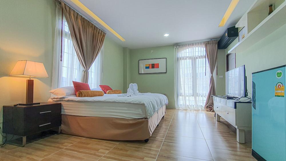 Daddy Dream Hotel and Residence