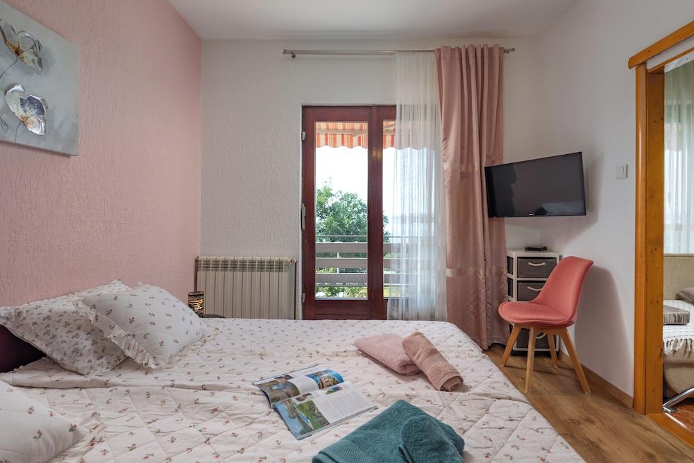 Kostrena Apartment Maja